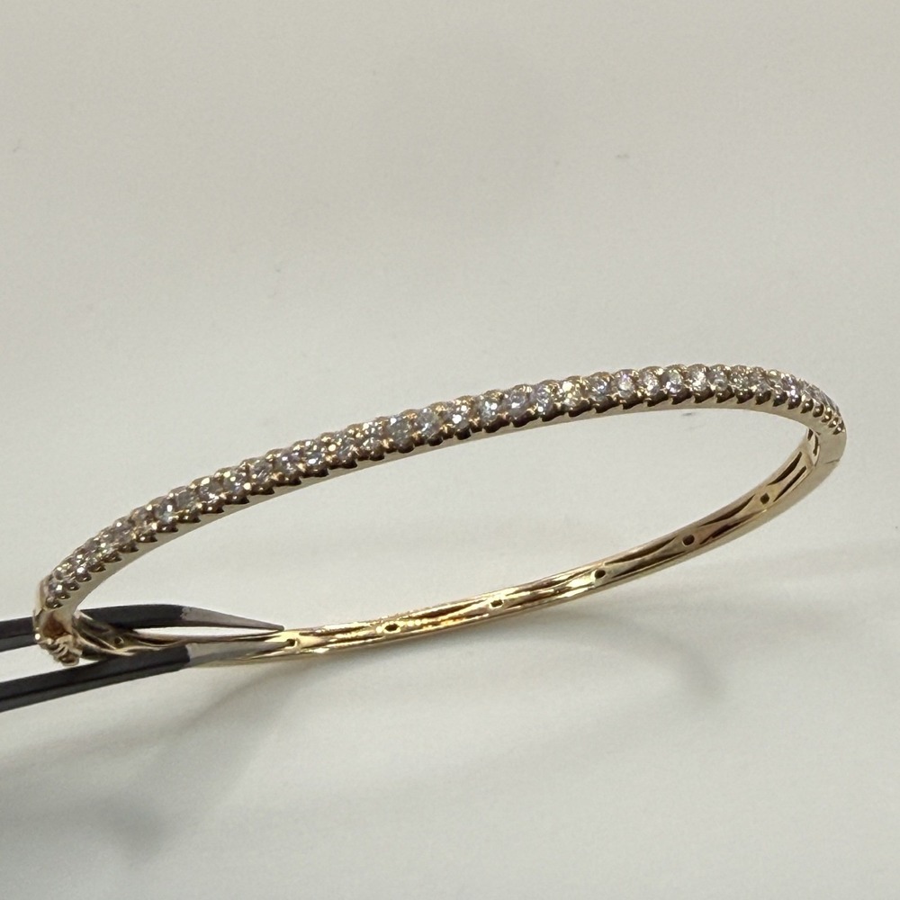 14K Yellow Gold Ladies 1.0 Carat TW Natural Diamond Bangle Bracelet 7.11g J34 - Picture 2 of 11